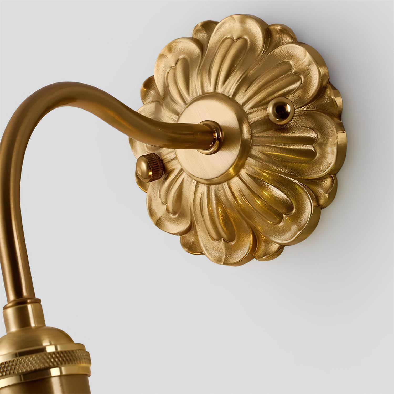 Vernia Wall Lamp