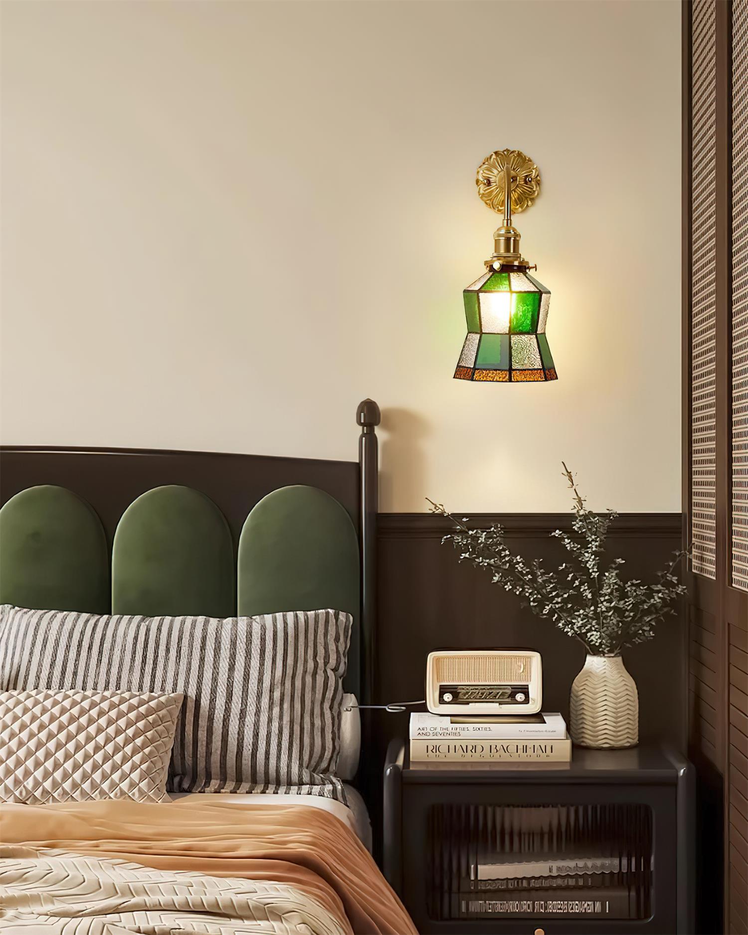Vernia Wall Lamp