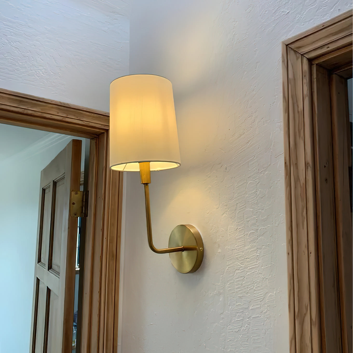 Orvynia Wall Lamp