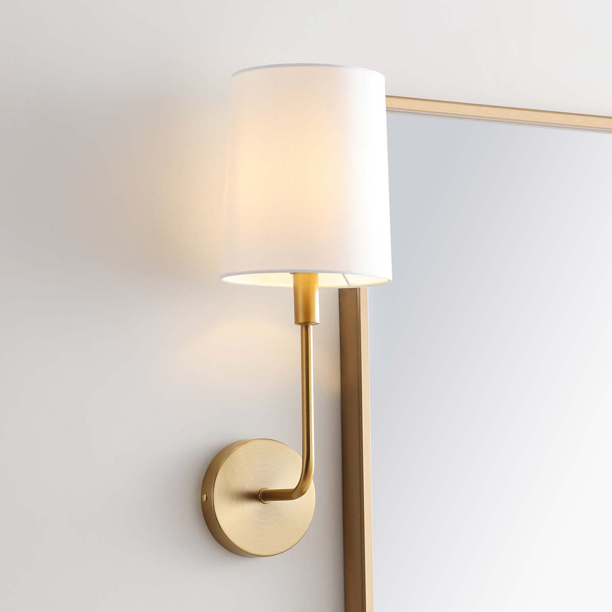 Orvynia Wall Lamp
