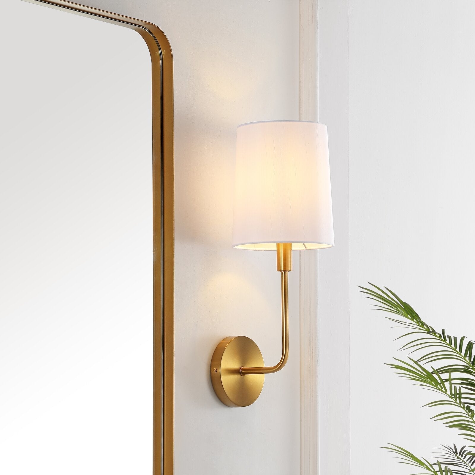 Orvynia Wall Lamp