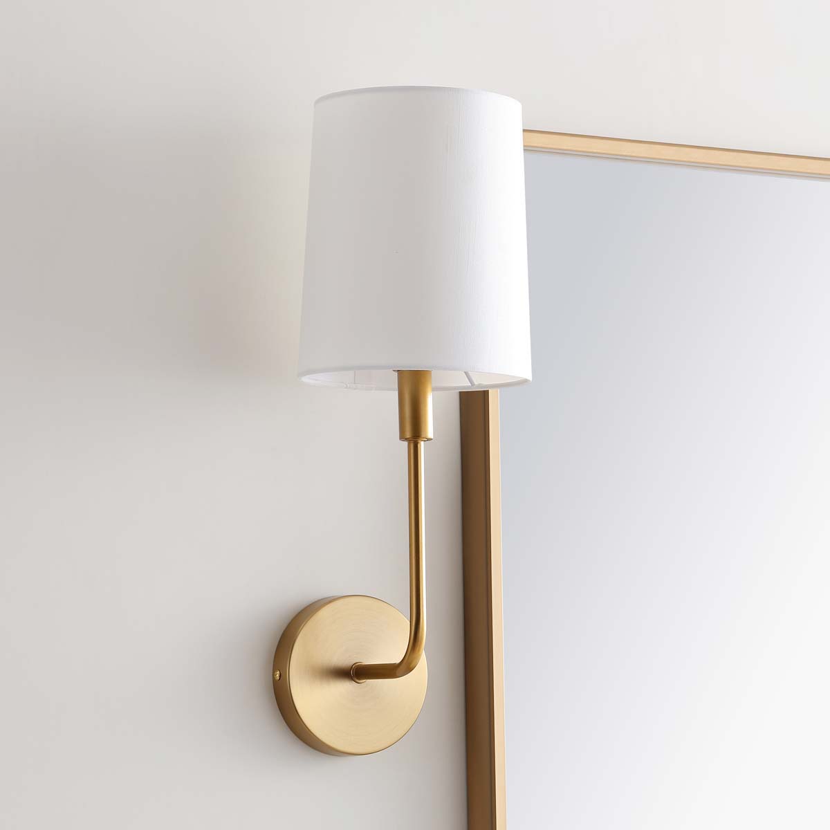 Orvynia Wall Lamp
