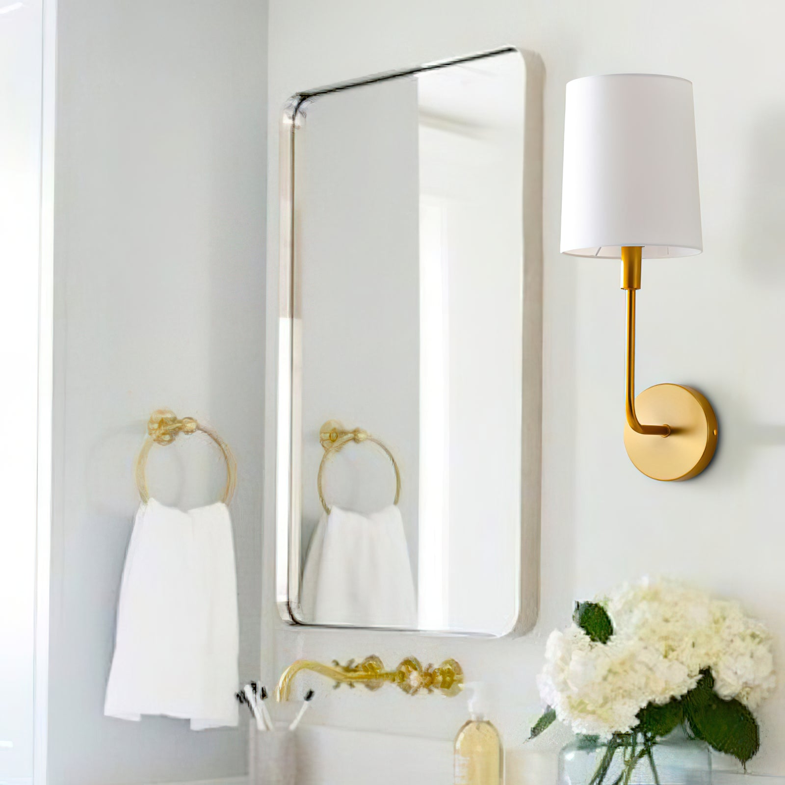 Orvynia Wall Lamp