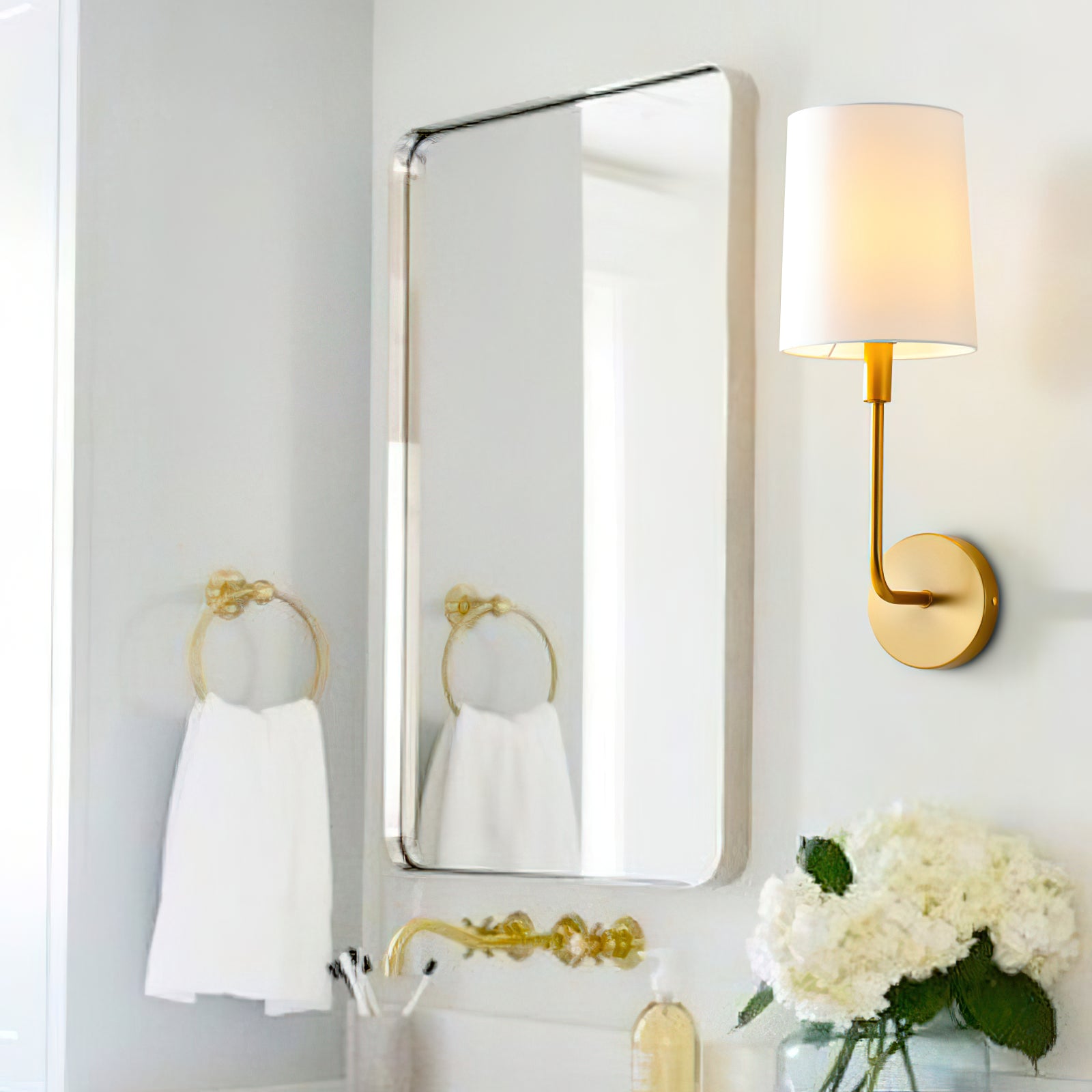 Orvynia Wall Lamp
