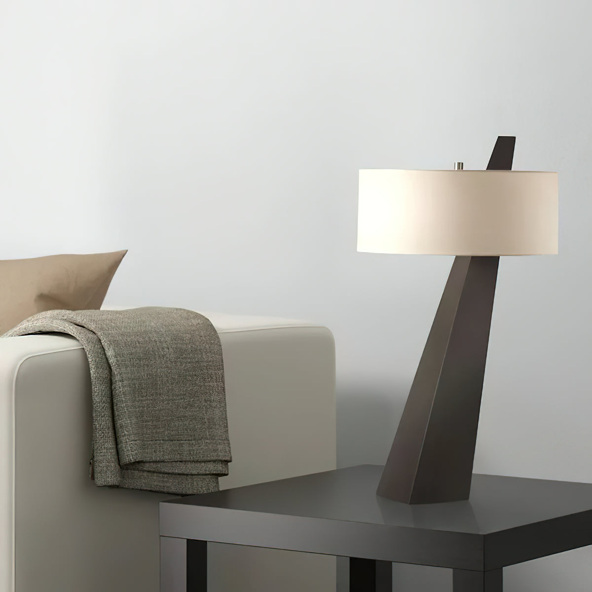 Luna Obelisk Table Lamp