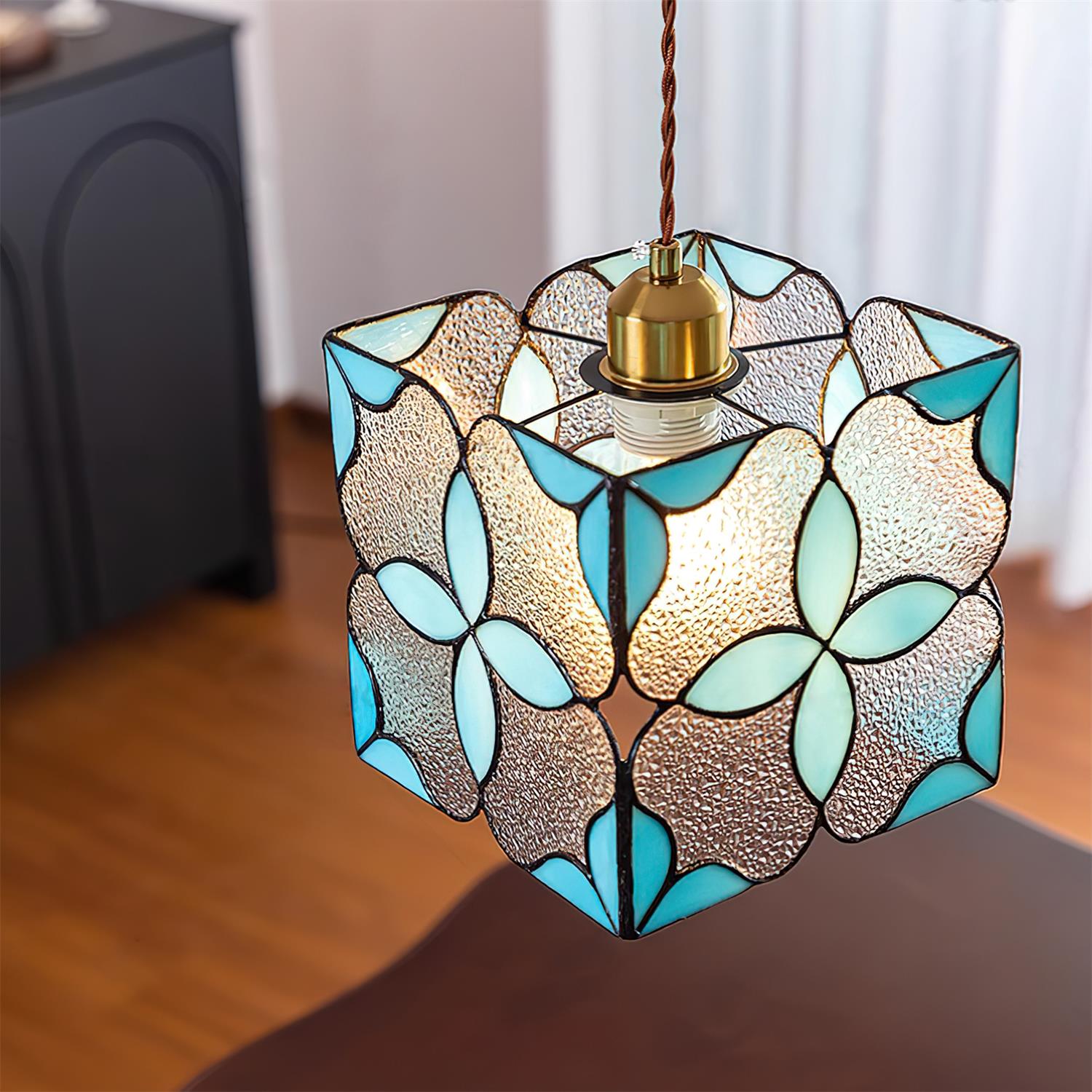 Glyna Tiffany Pendant Light