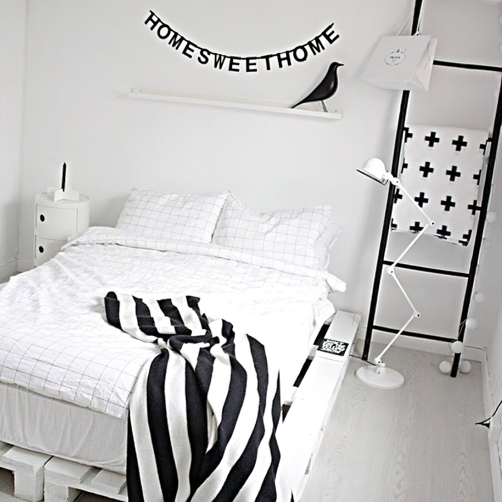 Axel Floor Lamp