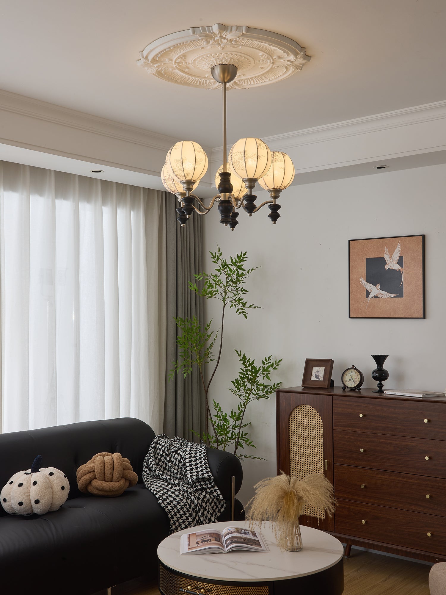 Osilan Traditional Elegance Vintage Wood Chandelier-Neutral Decor