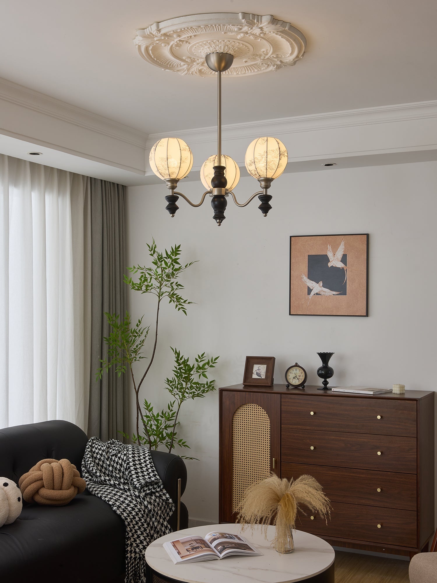 Osilan Traditional Elegance Vintage Wood Chandelier-Neutral Decor
