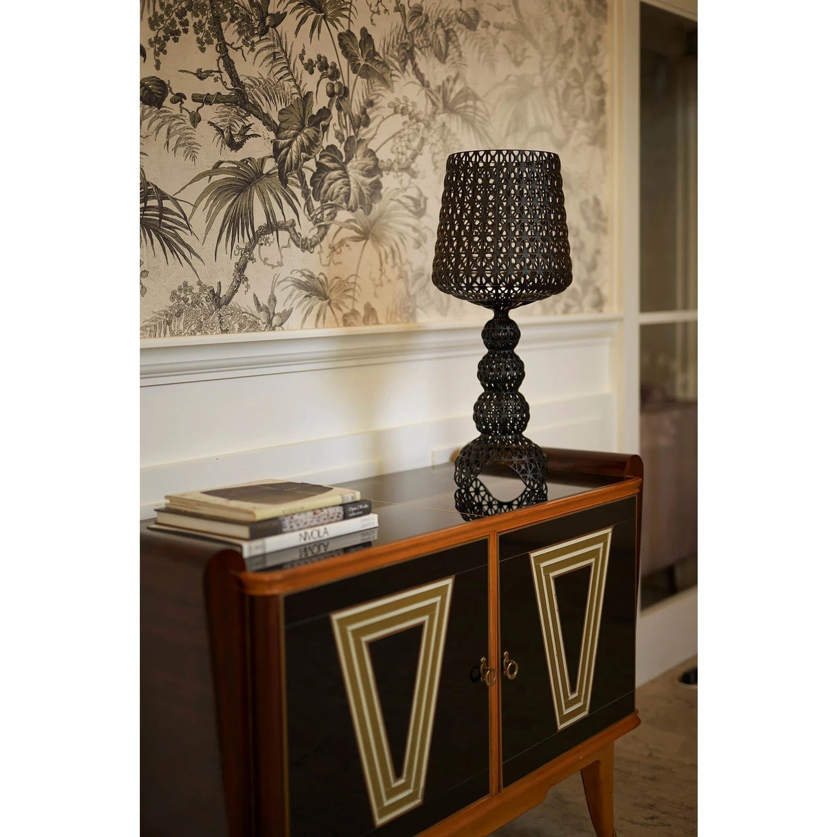 Lilah Acrylic Luxury Table Lamp-Neutral Decor
