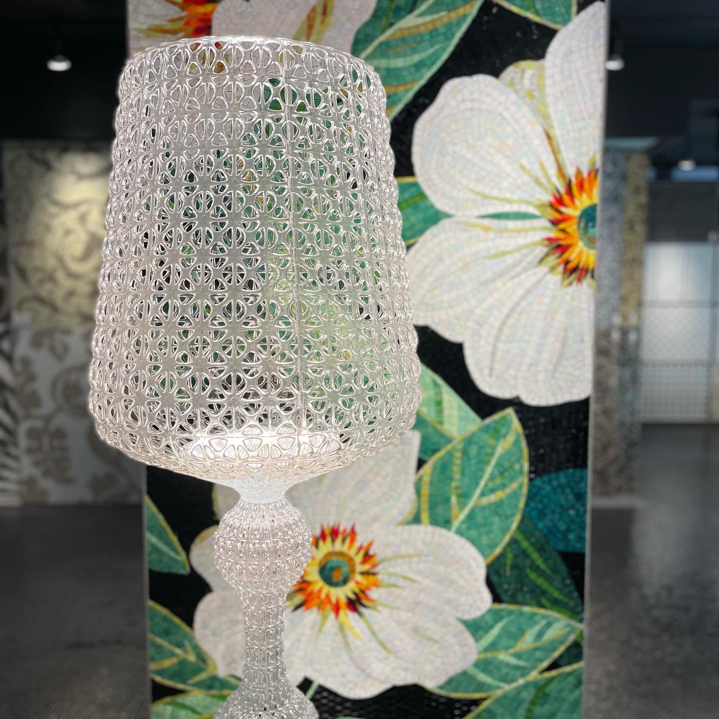 Lilah Acrylic Luxury Table Lamp-Neutral Decor