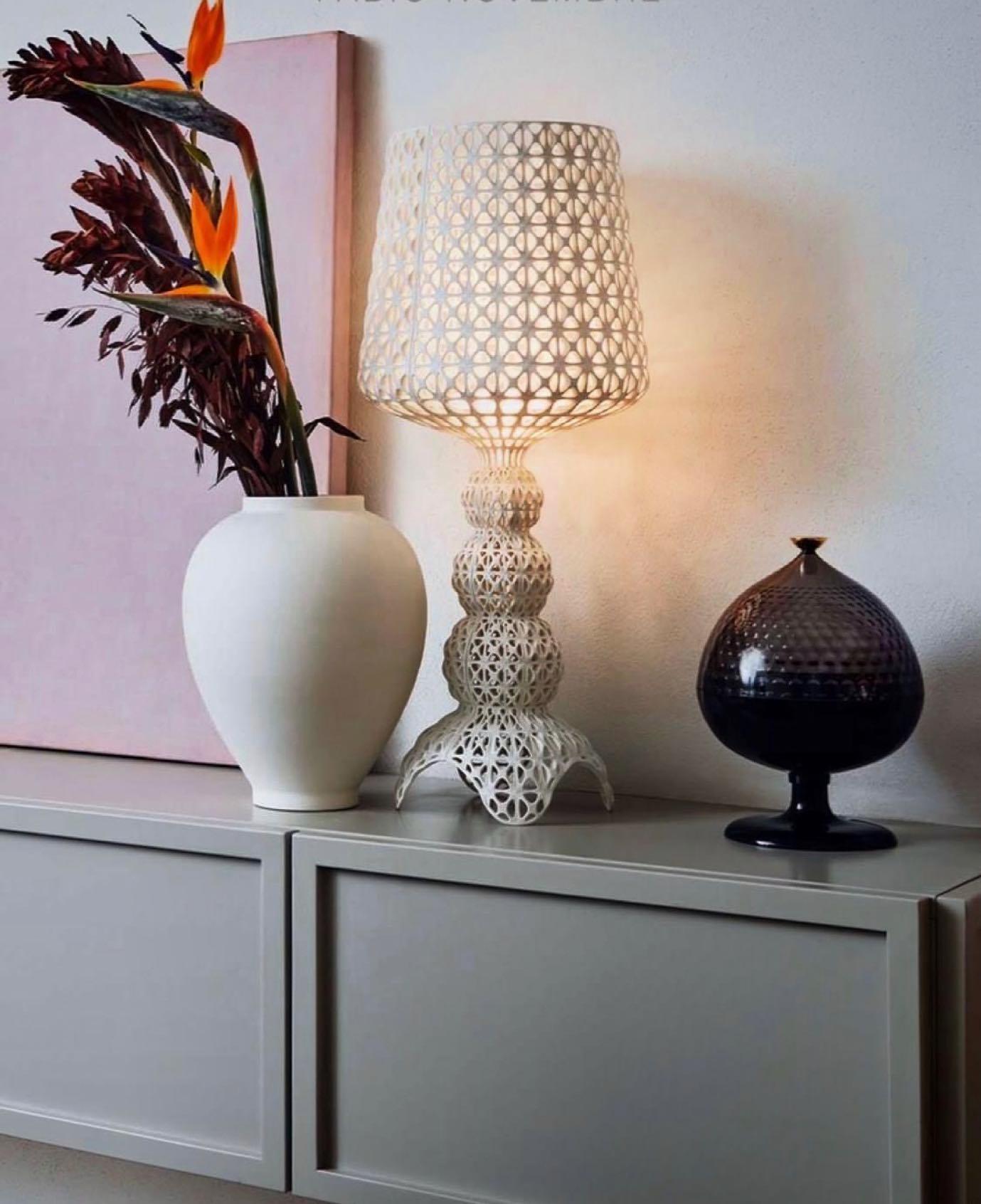 Lilah Acrylic Luxury Table Lamp-Neutral Decor