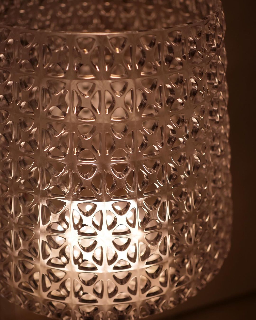 Lilah Acrylic Luxury Table Lamp-Neutral Decor