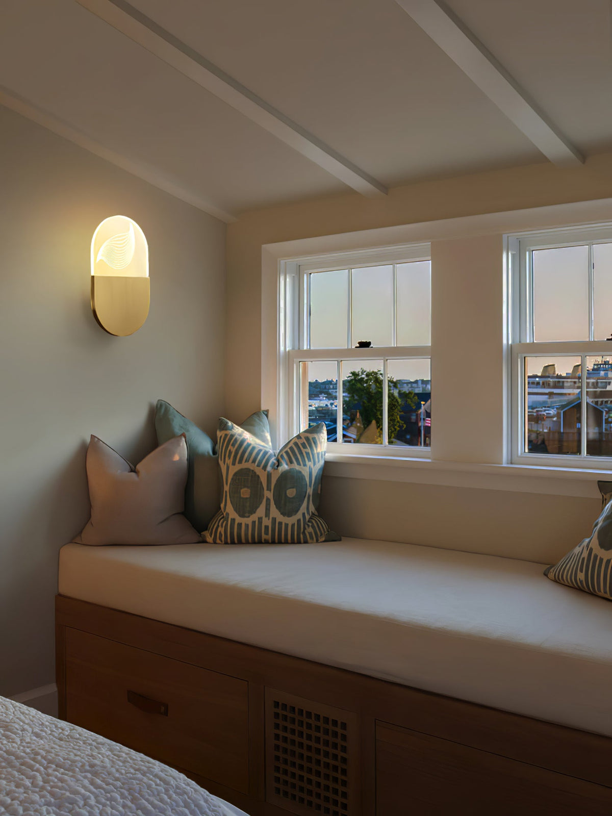 Kaikea Wall Lamp
