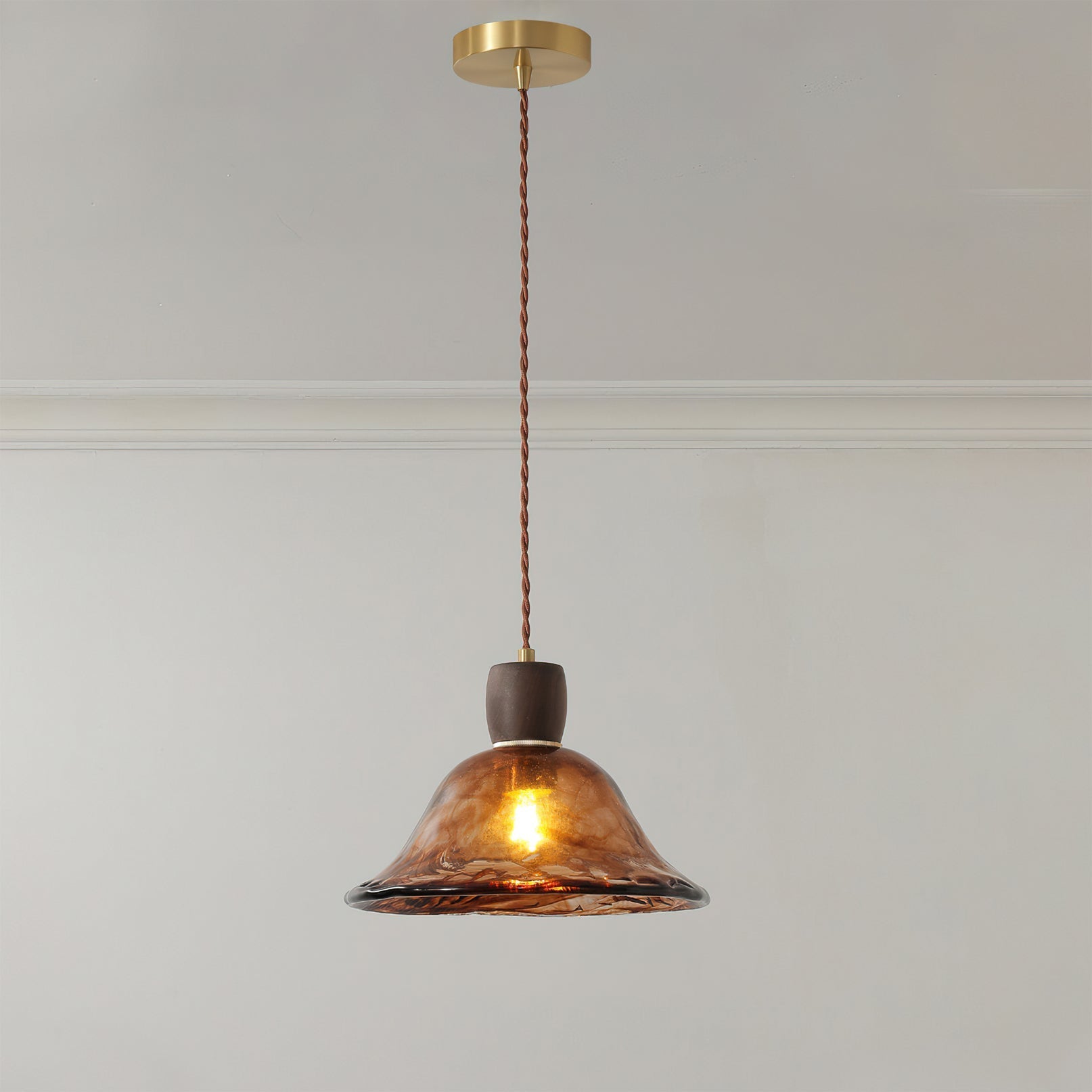 Model D of the Keju Pendant Light against a plain background.