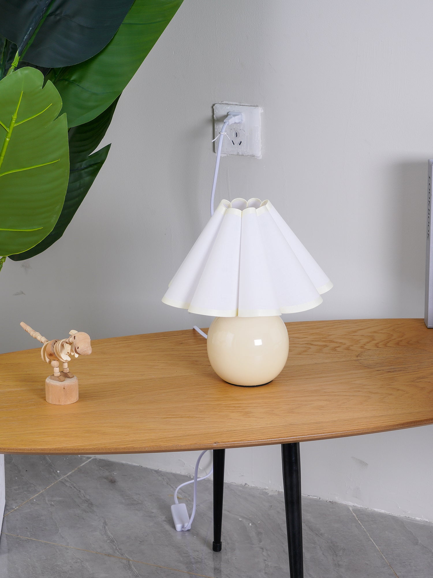 Nirixon Fabric Whimsical Table Lamp-Neutral Decor
