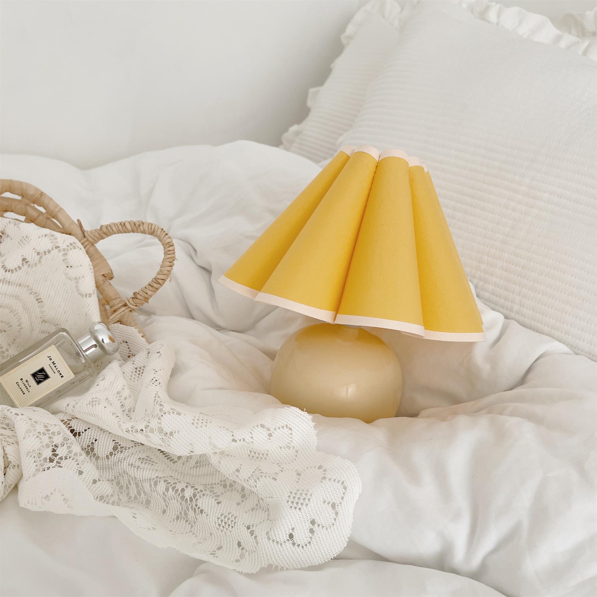 Nirixon Fabric Whimsical Table Lamp-Neutral Decor