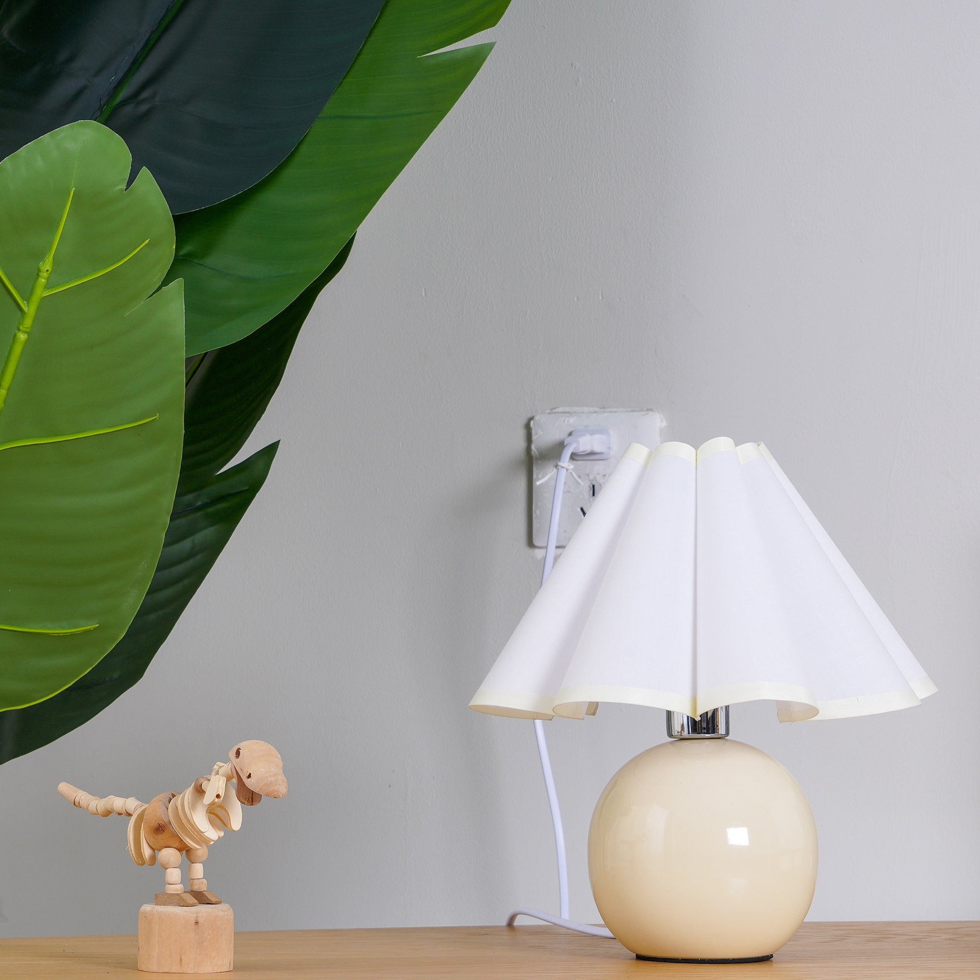 Nirixon Fabric Whimsical Table Lamp-Neutral Decor