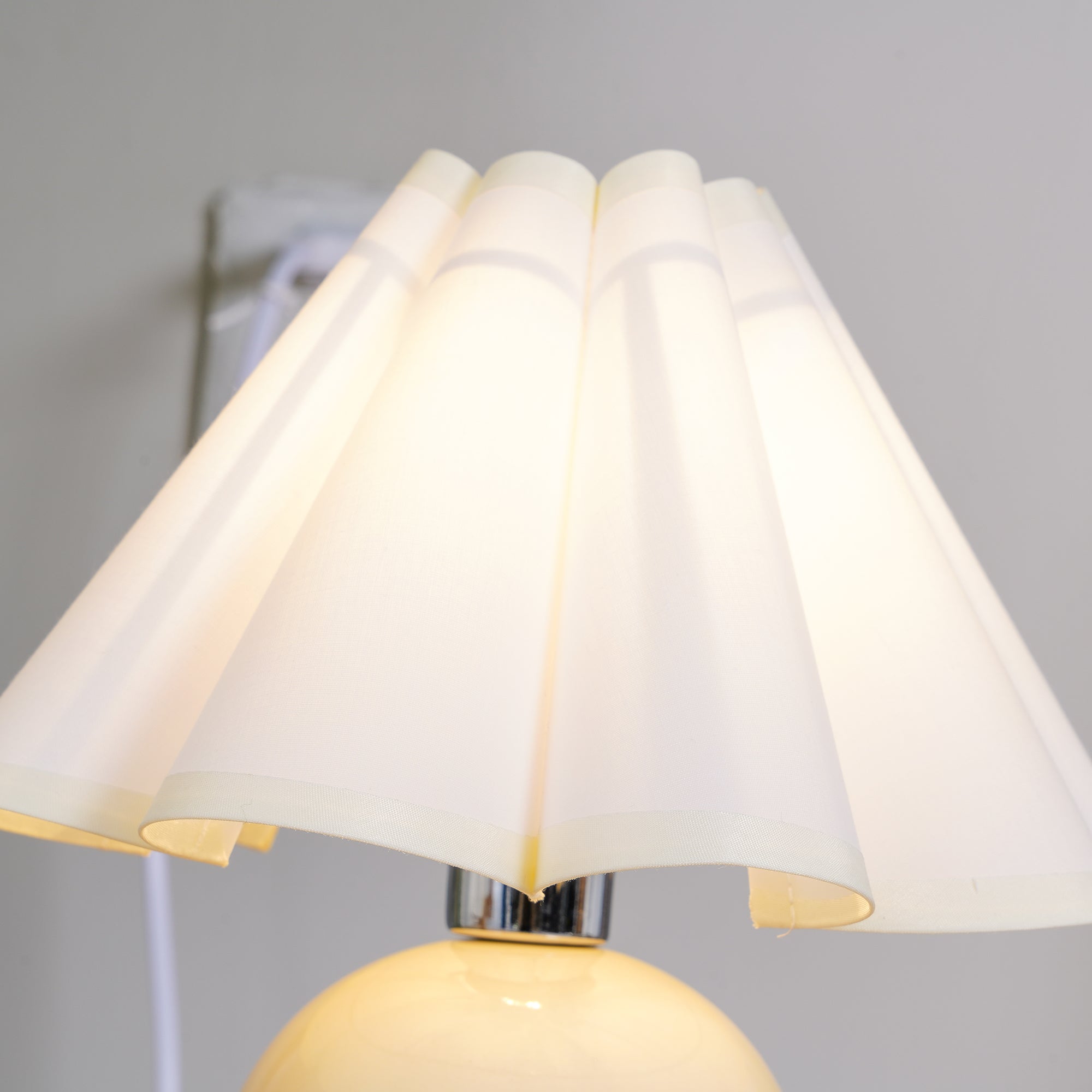 Nirixon Fabric Whimsical Table Lamp-Neutral Decor