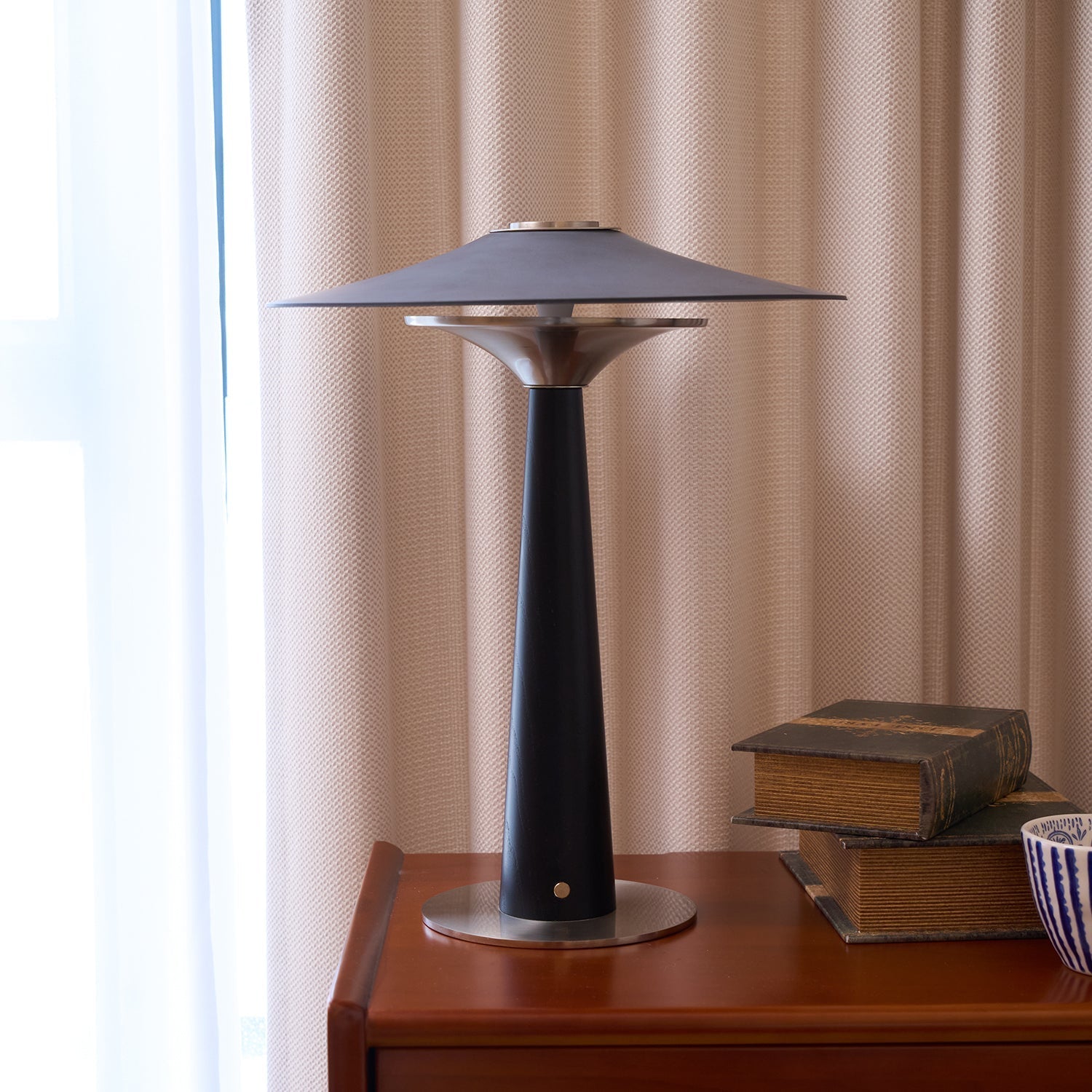 Cecilia Modern Table Lamp-Neutral Decor