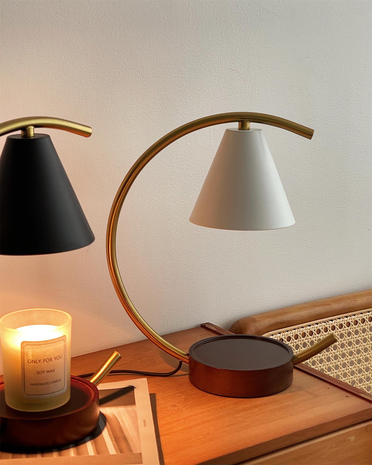 Cedric Warmer Lamp