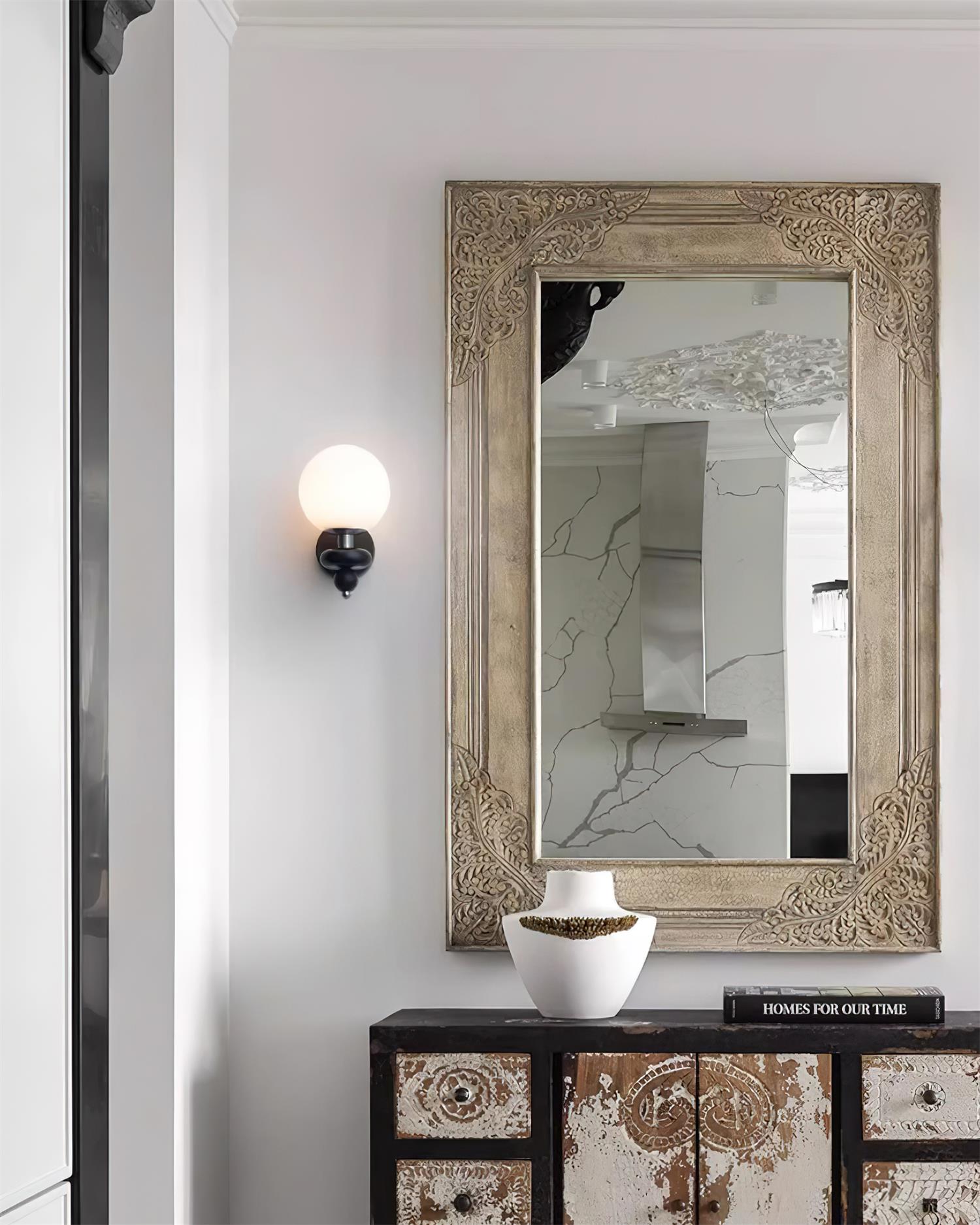 Evelo Modern Globe Wall Lamp
