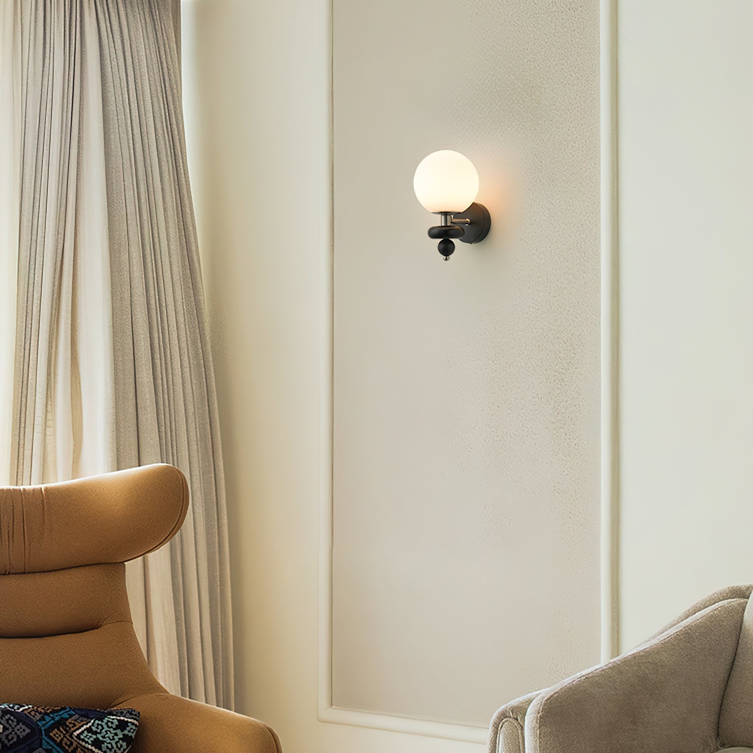 Evelo Modern Globe Wall Lamp