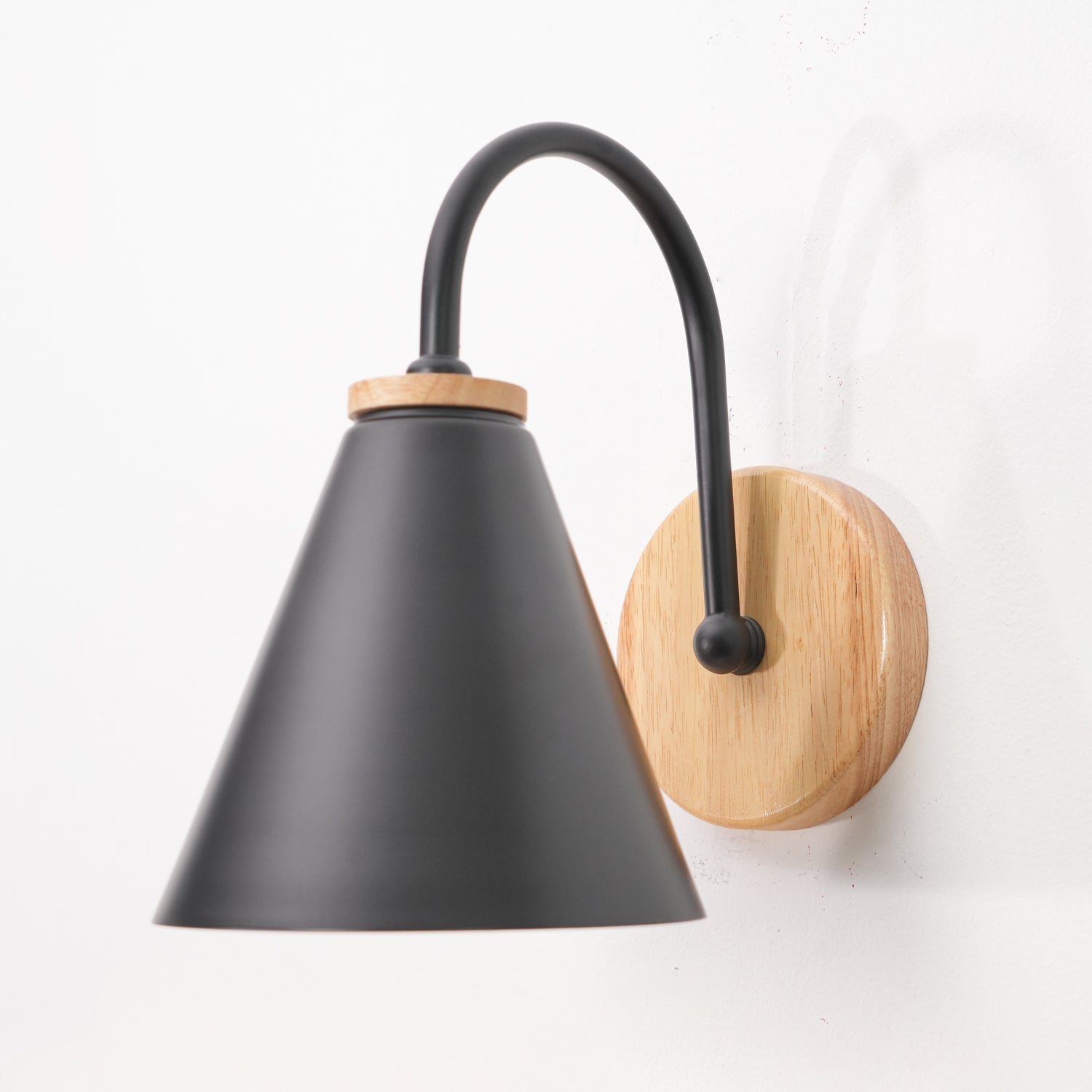 Calvor Unique Classic Wooden Wall Lamp-Neutral Decor