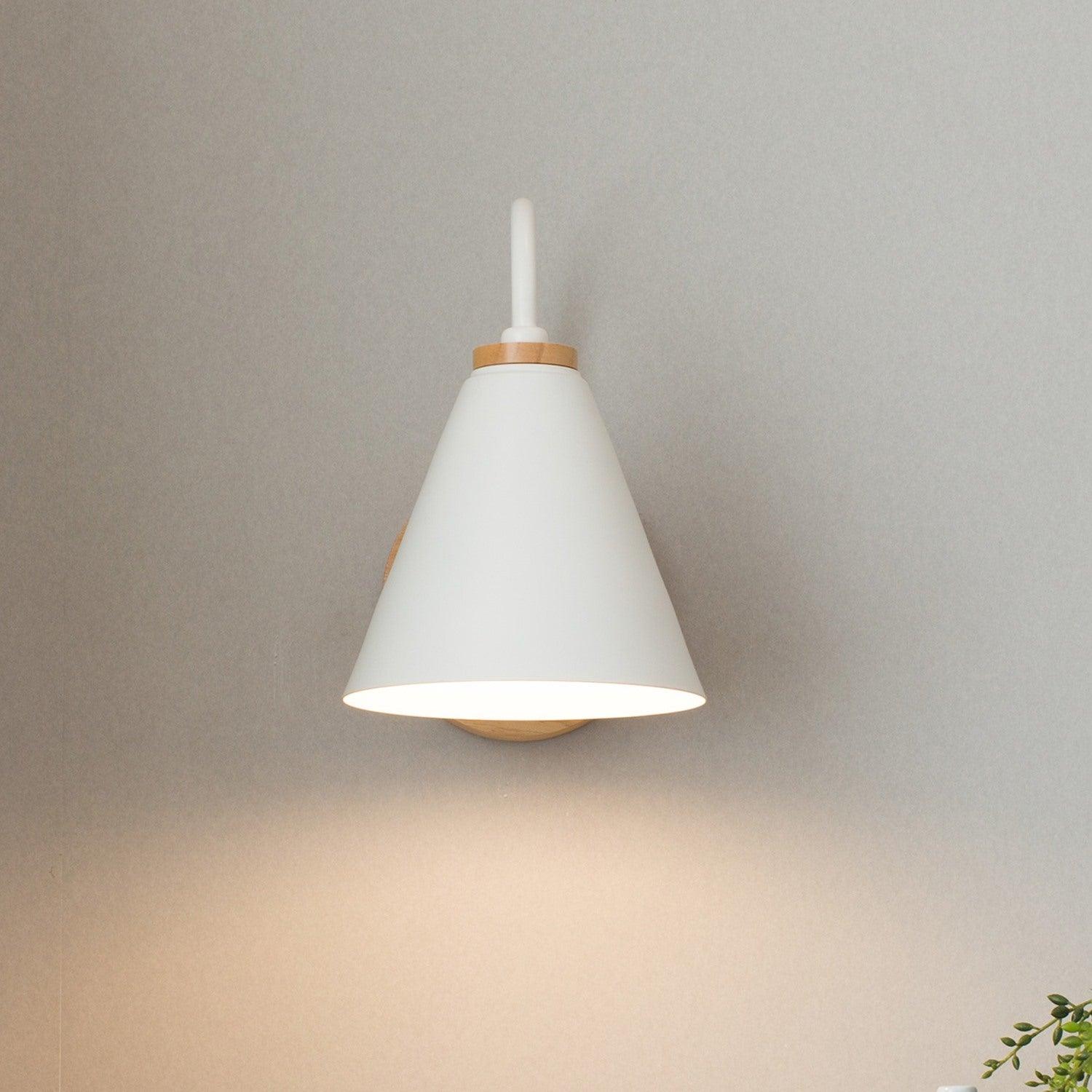 Calvor Unique Classic Wooden Wall Lamp-Neutral Decor