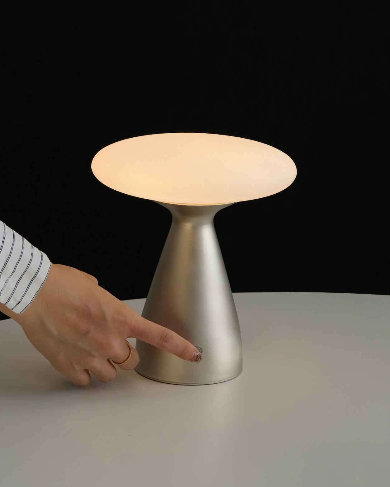 Vera Table Lamp