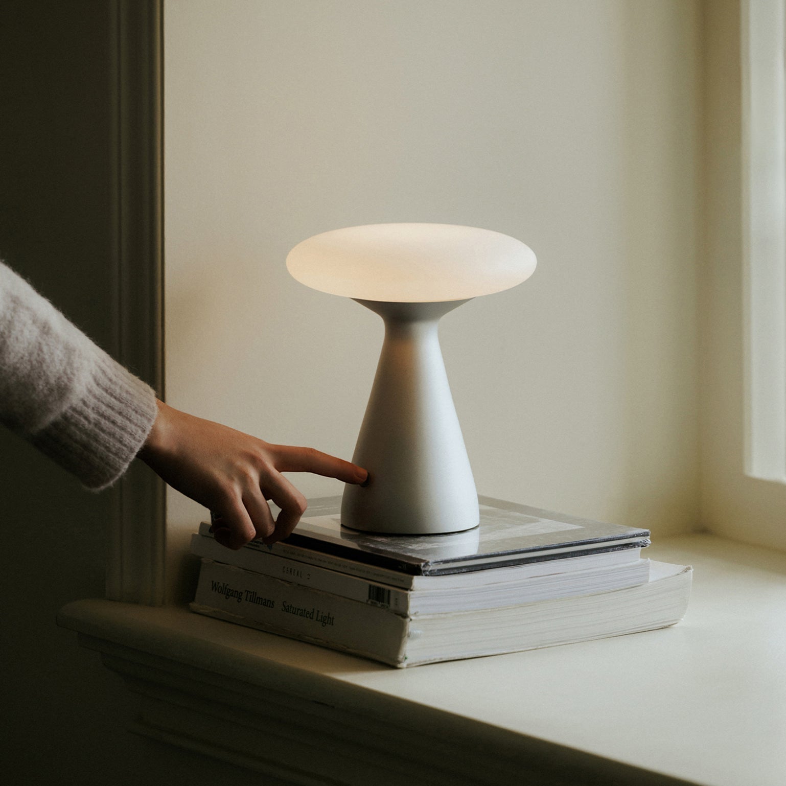 Vera Table Lamp