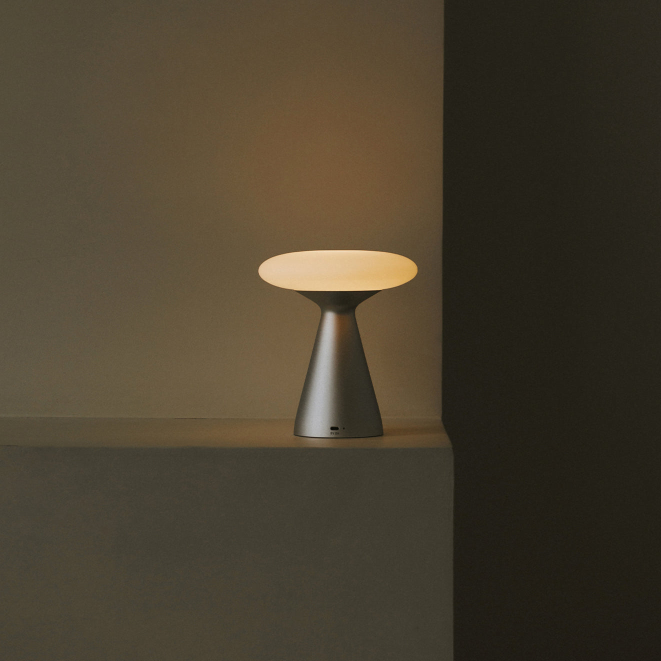 Vera Table Lamp