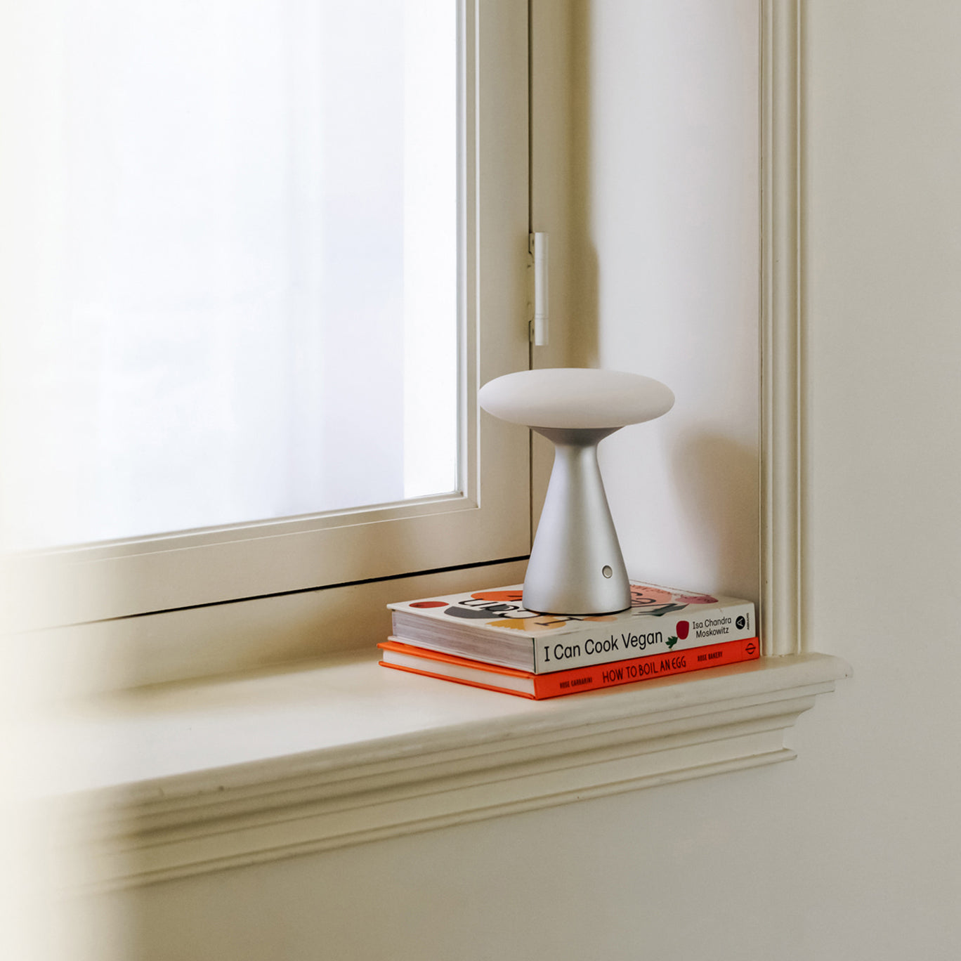 Vera Table Lamp