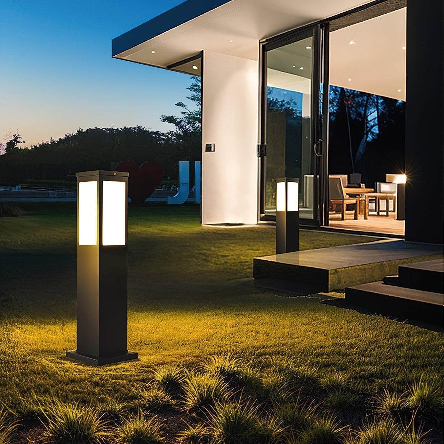 Leo Bollard Solar Outdoor Light - Neutralighting
