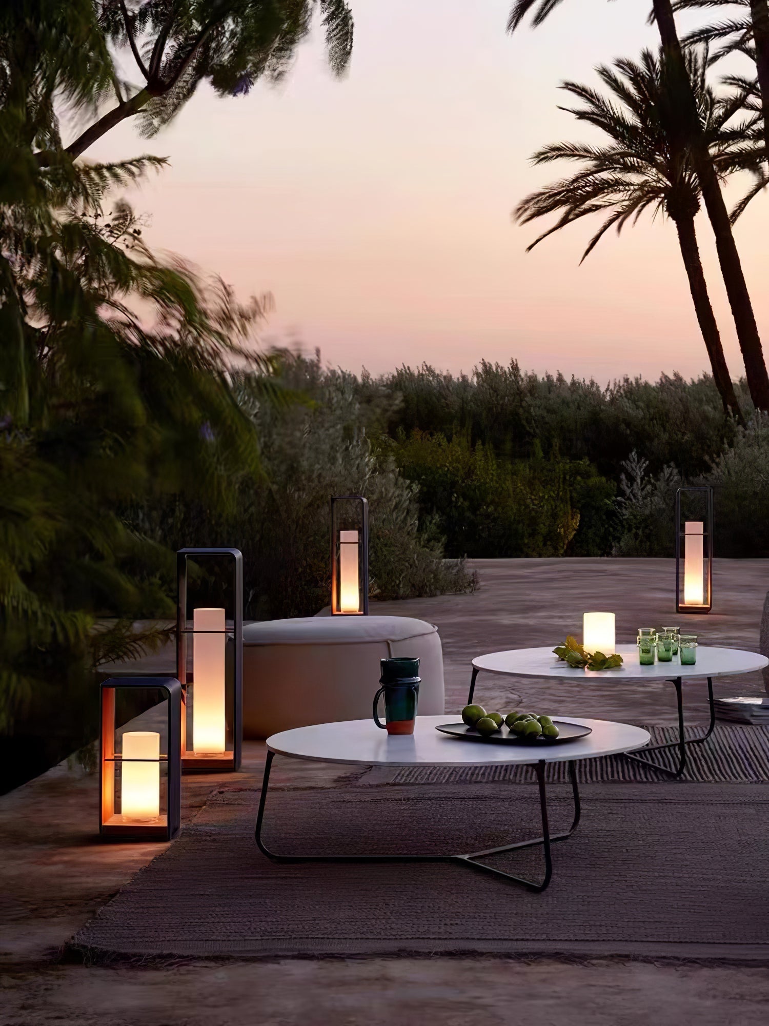 Poppy Minimalist Outdoor Light-Neutral Decor