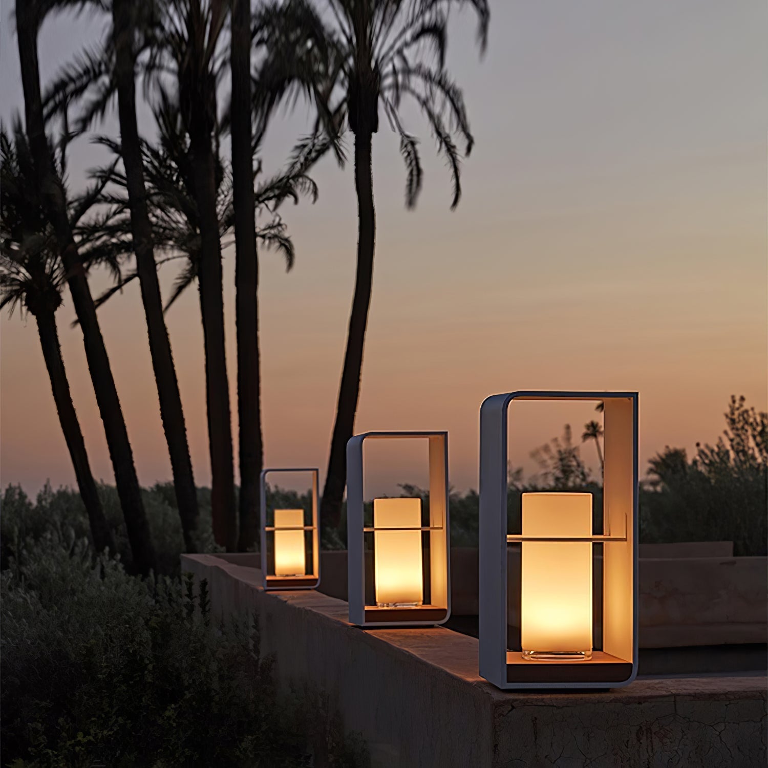 Poppy Minimalist Outdoor Light-Neutral Decor