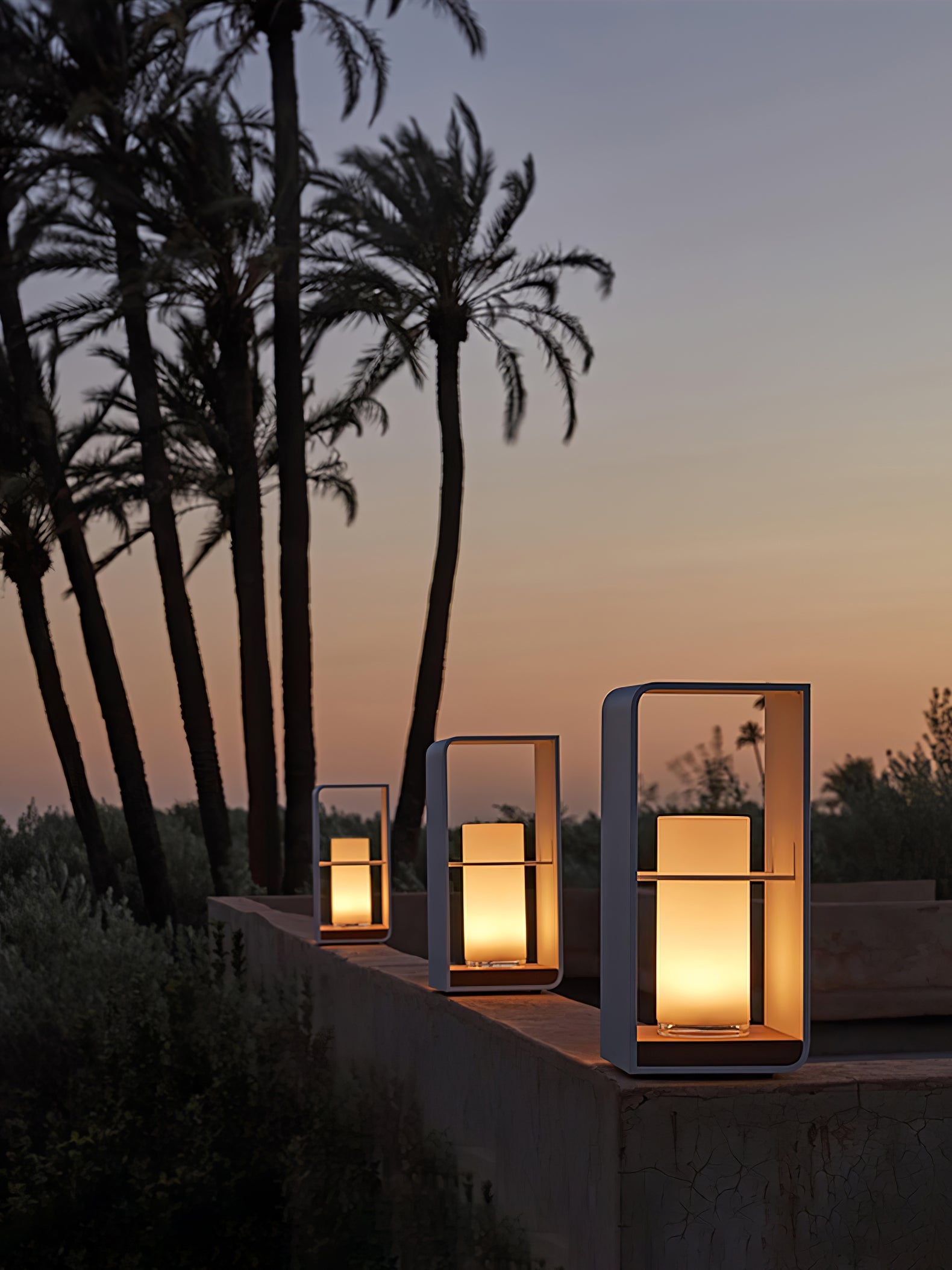Poppy Minimalist Outdoor Light-Neutral Decor