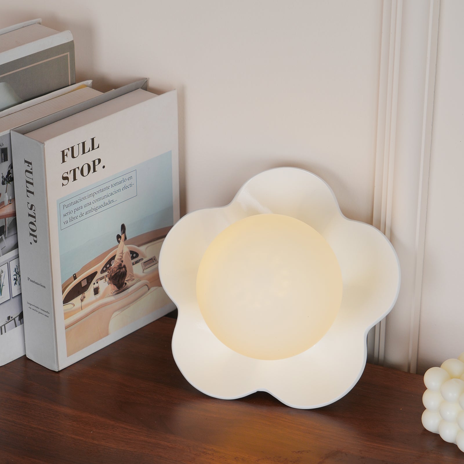 Petalia  Wall Lamp