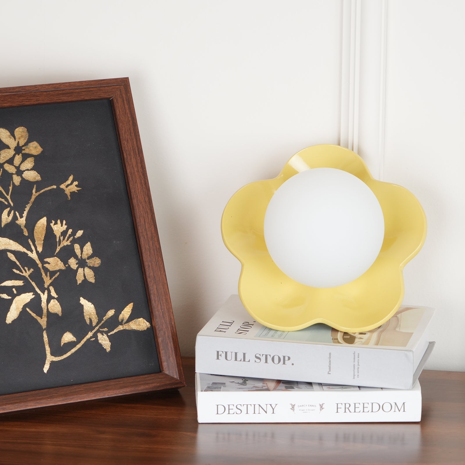 Arcore Resin Playful Wall Lamp-Neutral Decor