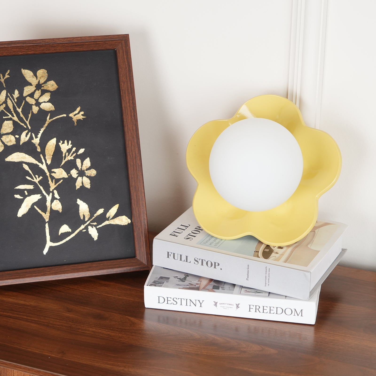 Arcore Resin Playful Wall Lamp-Neutral Decor