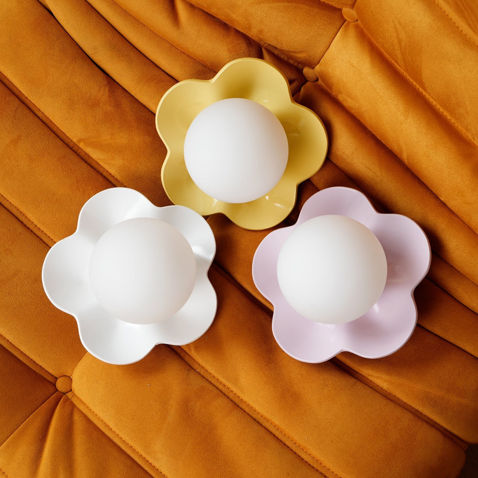 Arcore Resin Playful Wall Lamp-Neutral Decor