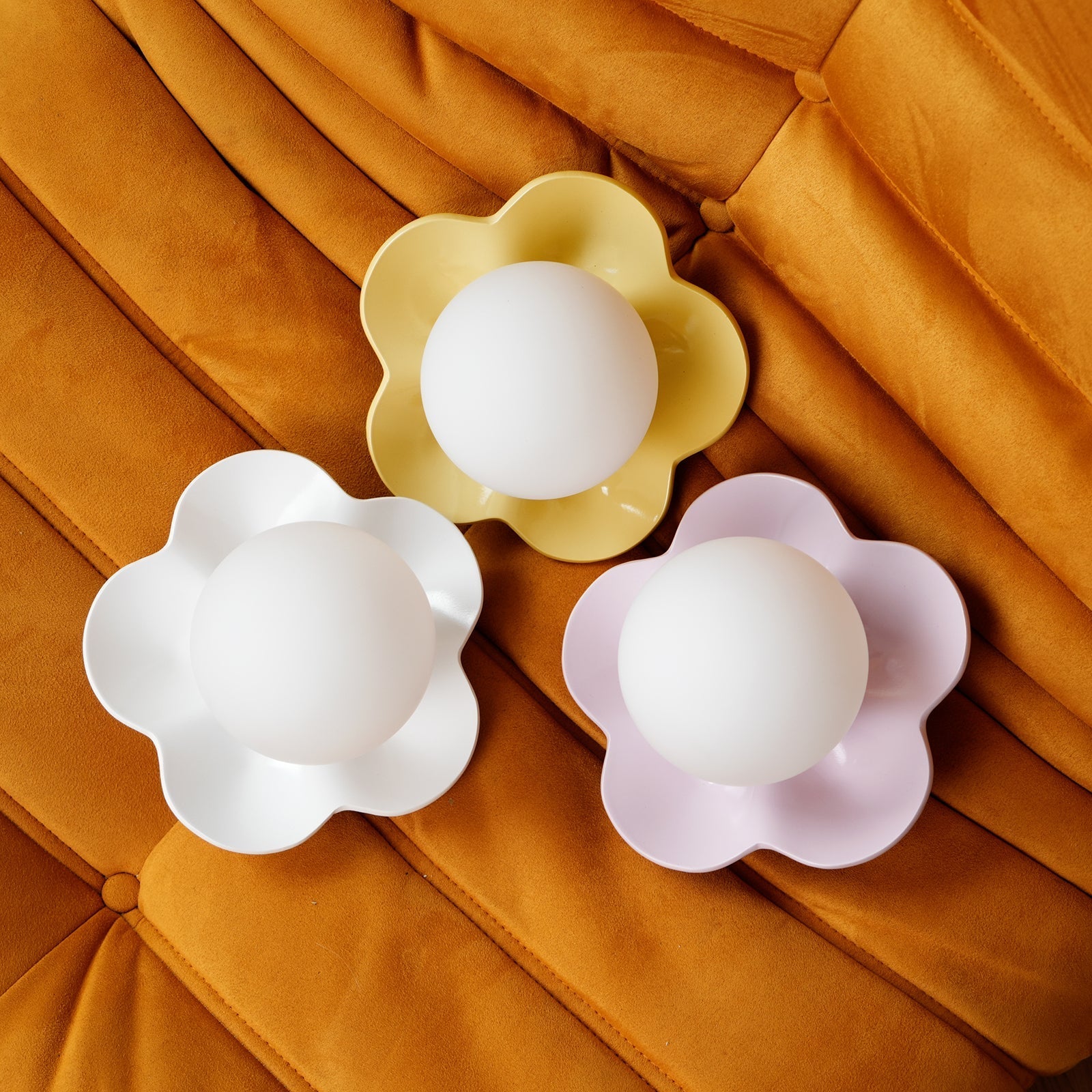 Arcore Resin Playful Wall Lamp-Neutral Decor