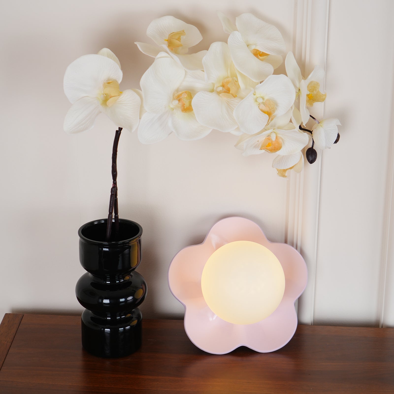 Petalia  Wall Lamp