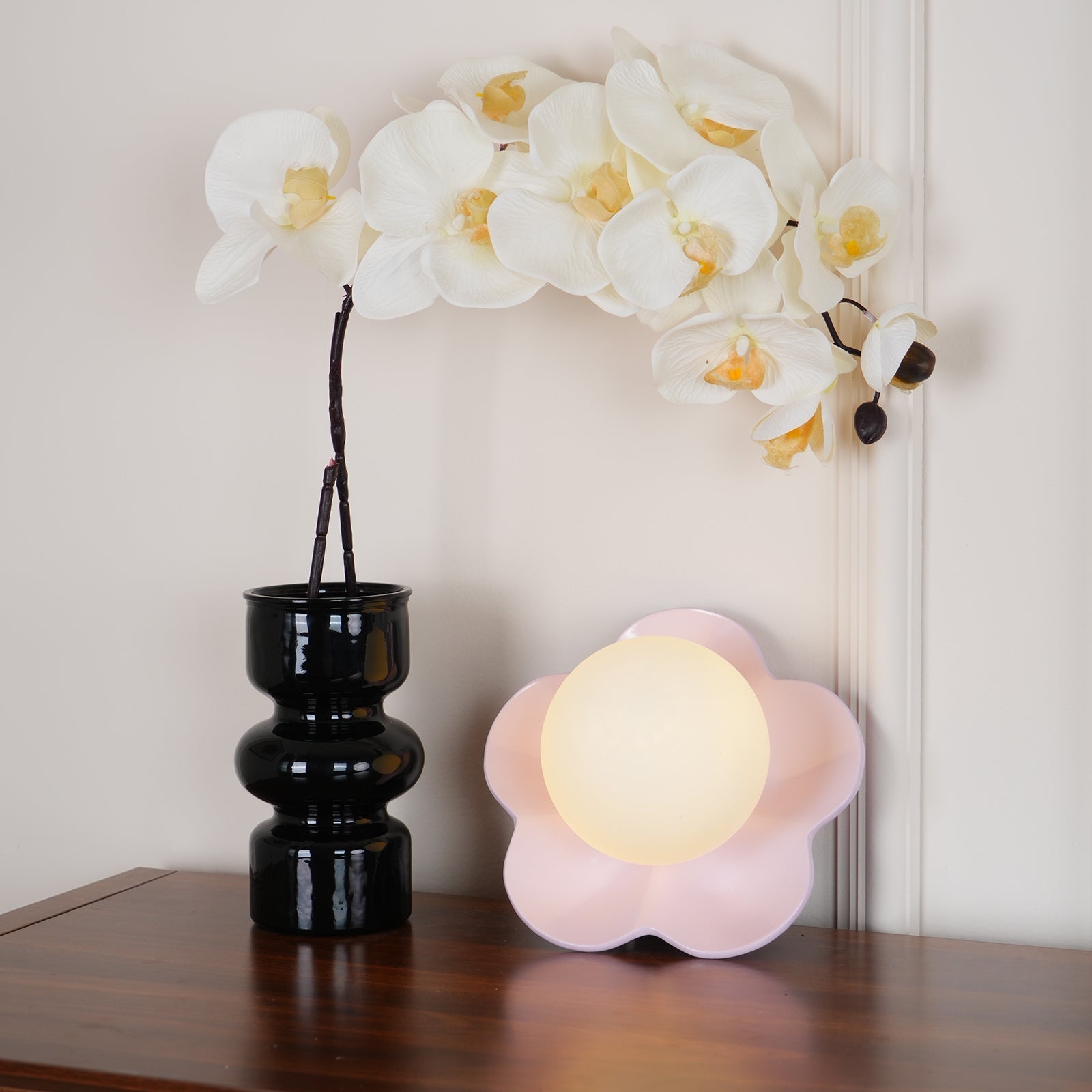 Petalia  Wall Lamp