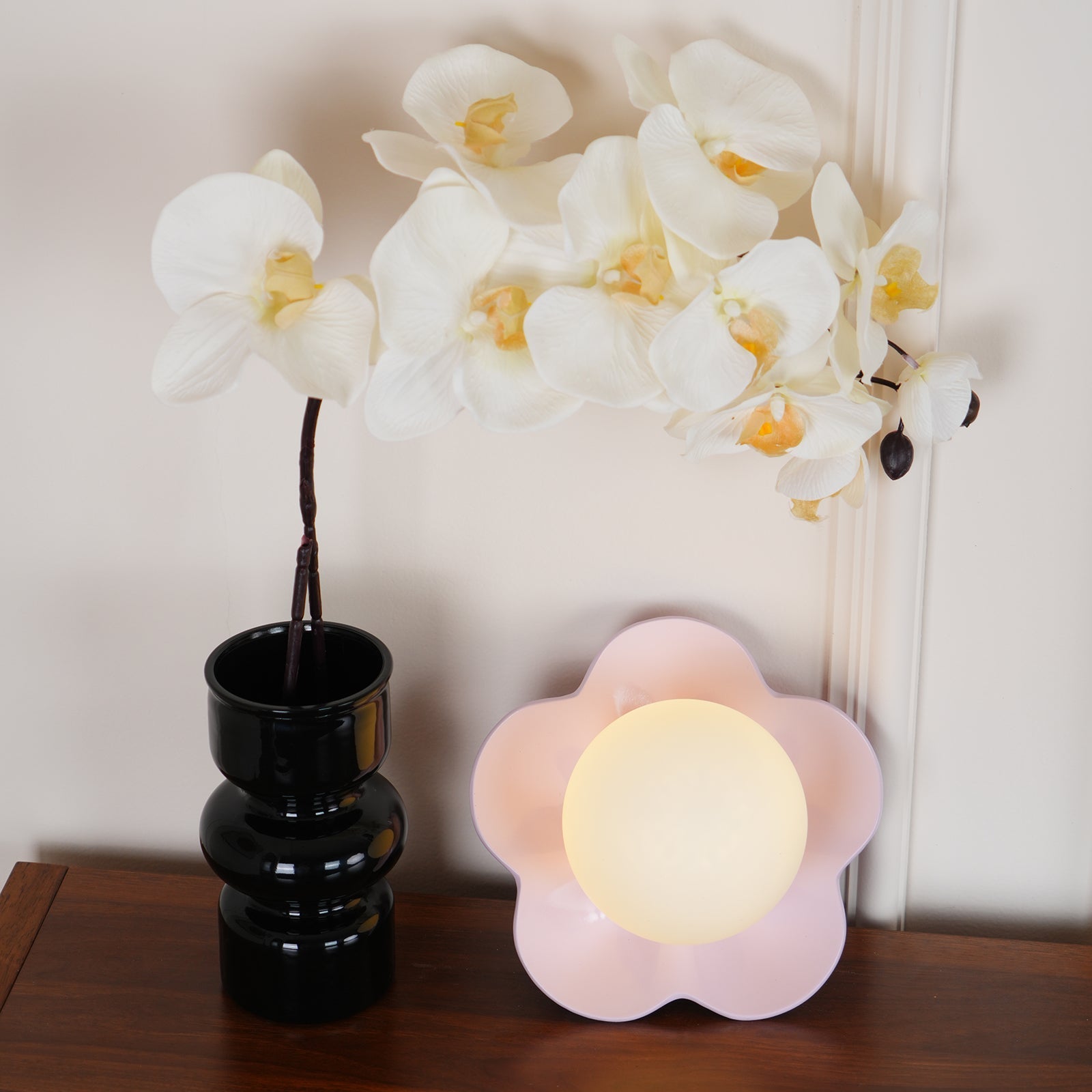 Petalia  Wall Lamp