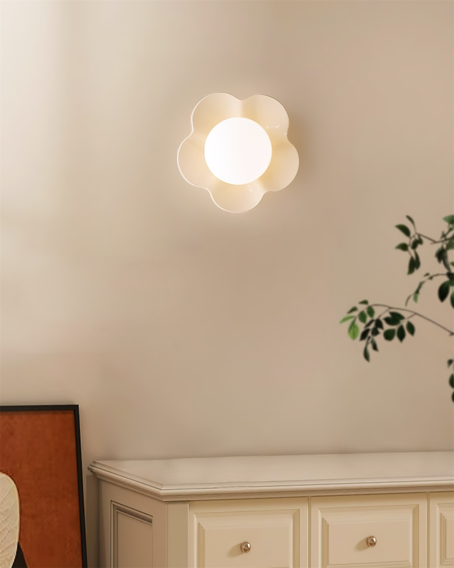 Arcore Resin Playful Wall Lamp-Neutral Decor