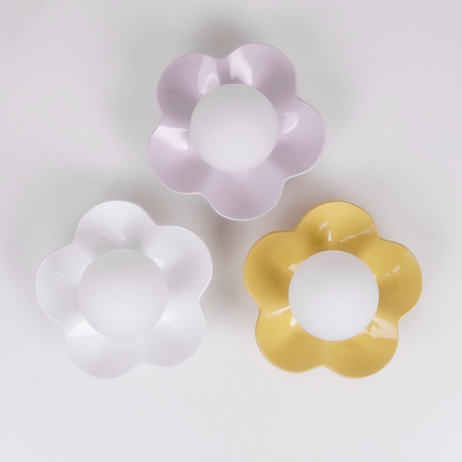 Arcore Resin Playful Wall Lamp-Neutral Decor