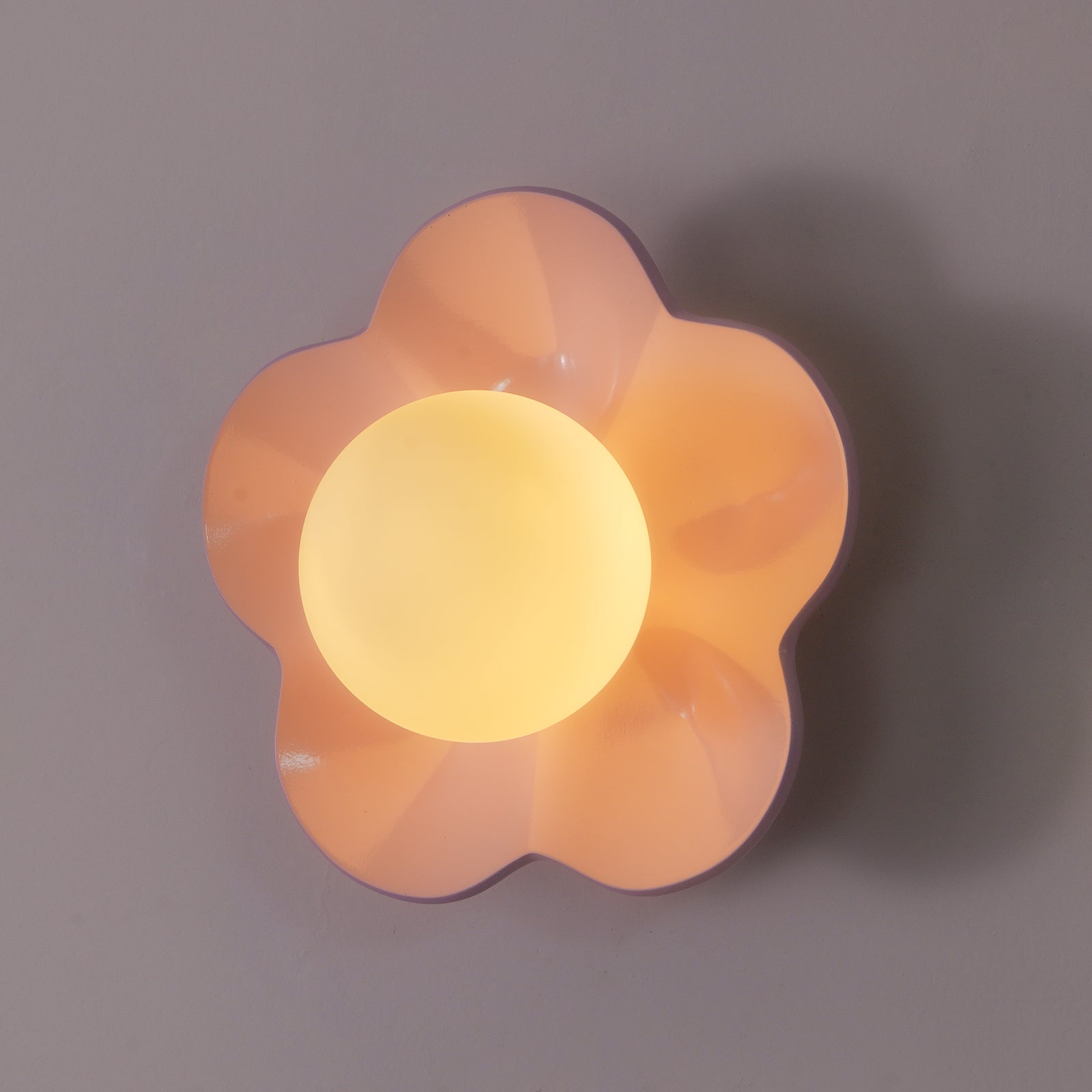 Arcore Resin Playful Wall Lamp-Neutral Decor