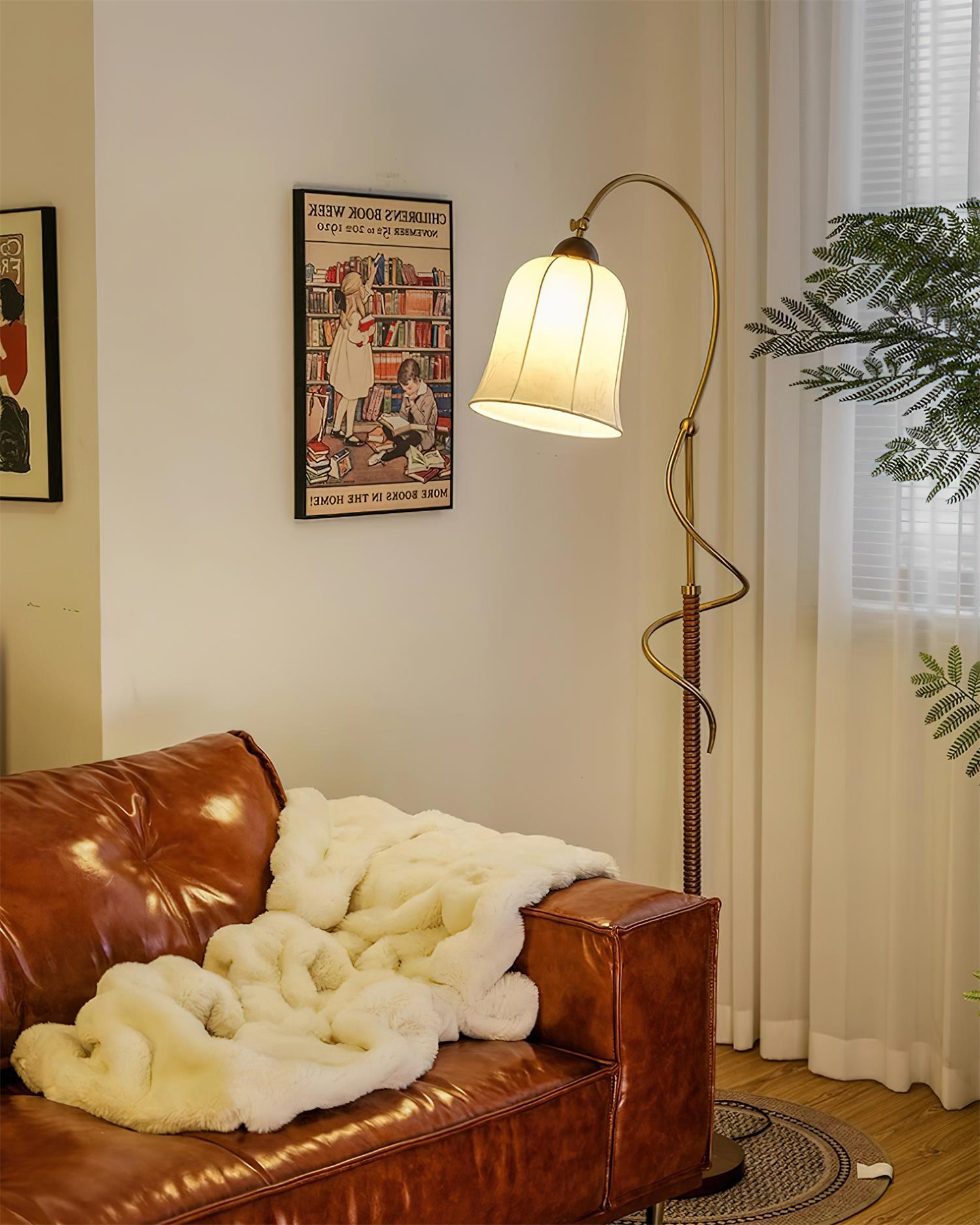 Curvel Floor Lamp