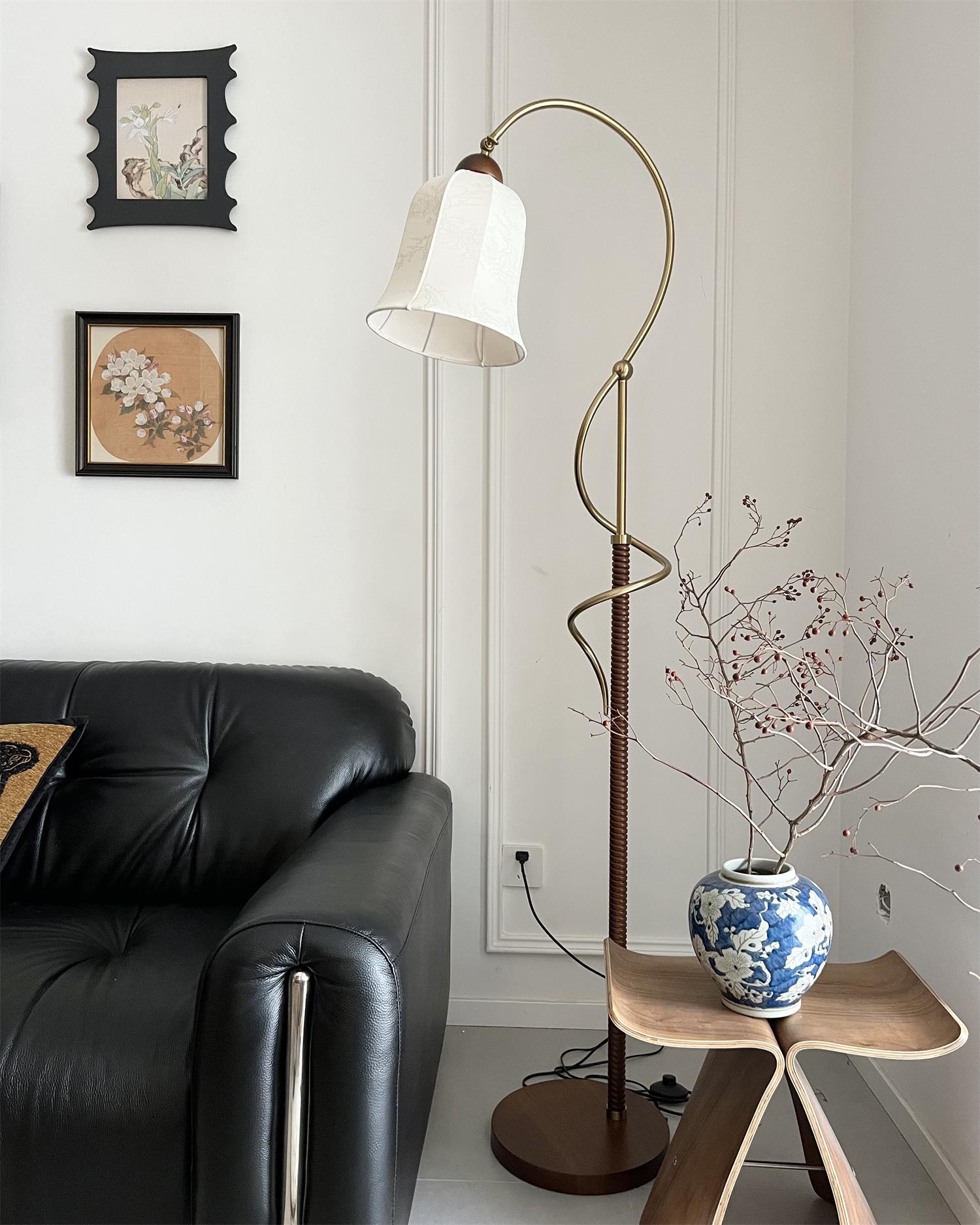 Curvel Floor Lamp